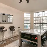 Newly Renovated 4 Bedroom Retreat Wpool